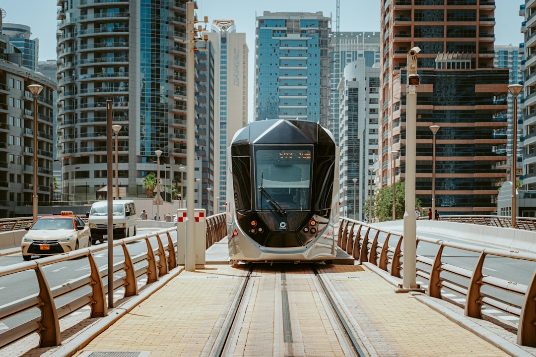 Dubai közlekedési rendszer látképe